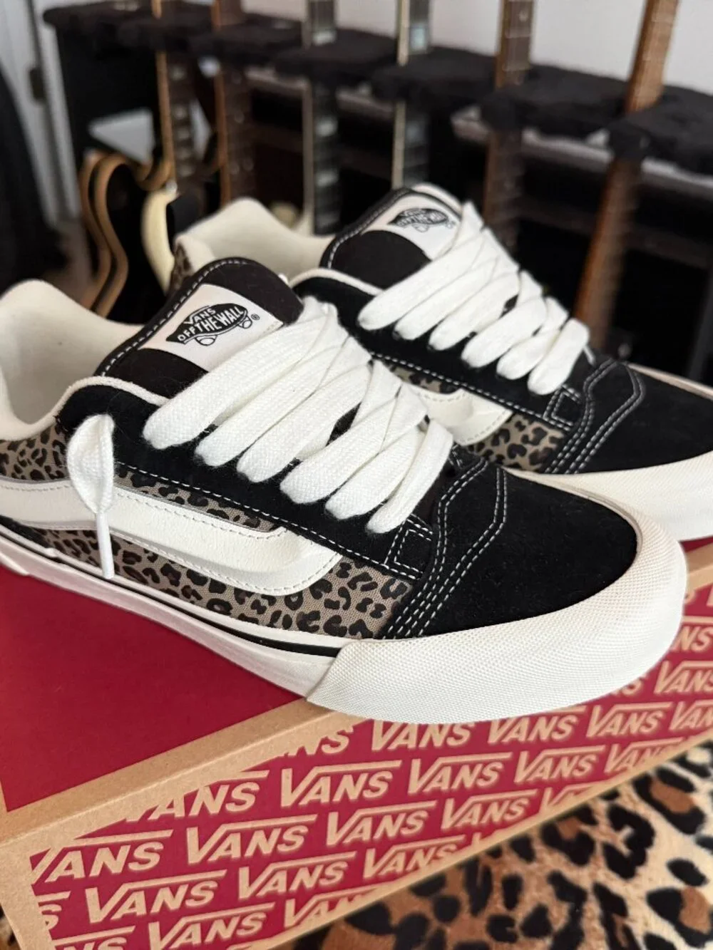 VANS Knu Skool Womens Shoes 8.5 NWOT Leopard - Picture 1 of 4